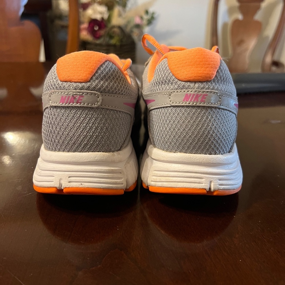 Nike Revolution 2 Athletic Running Shoes Size 9.5 - Picture 6 of 8